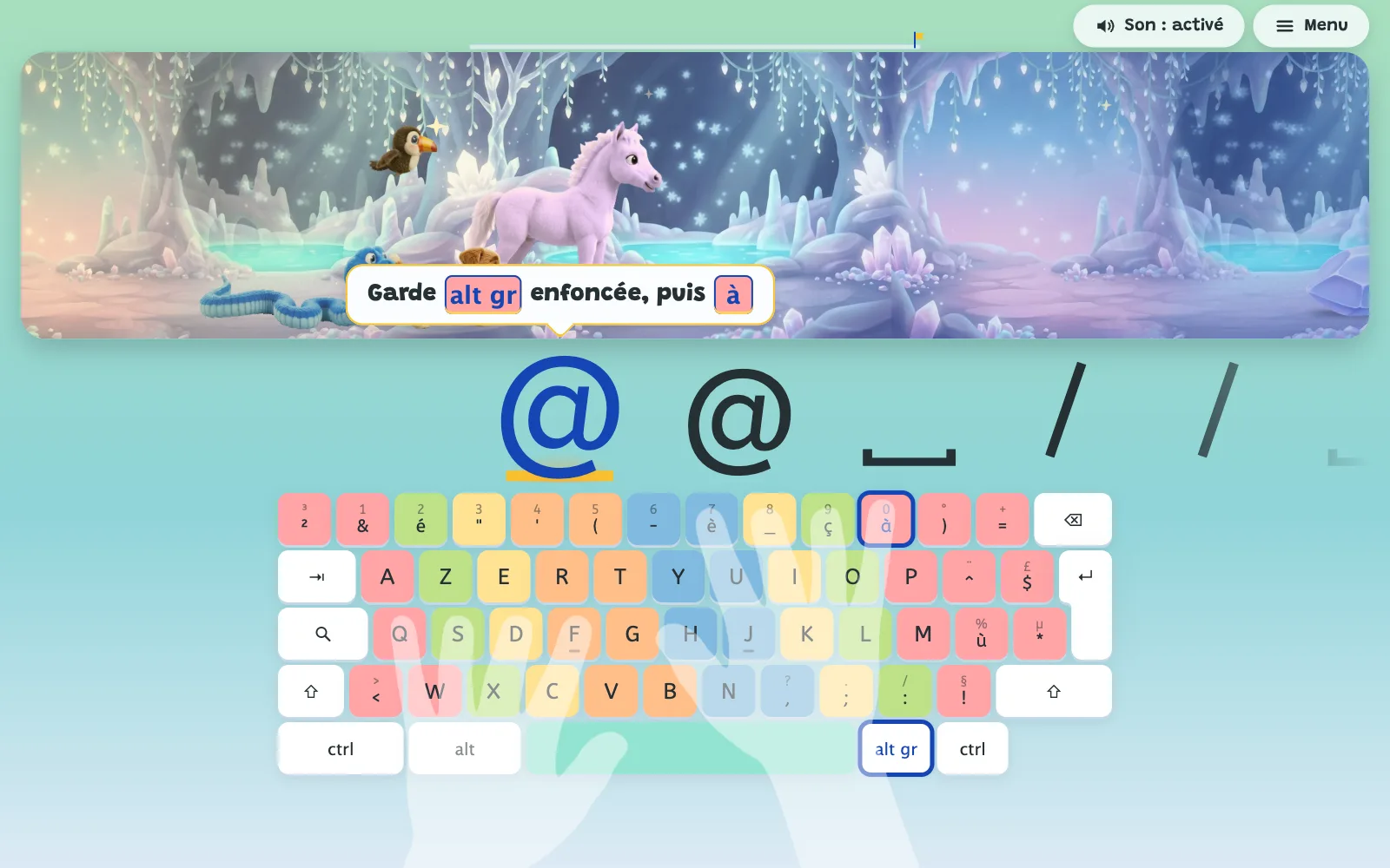 Le clavier AZERTY français d'un Chromebook dessiné dans la grotte de cristal : pour taper @, la bulle dit de garder alt gr enfoncée, puis à ; les touches alt gr et à sont entourées, avec ctrl, alt et alt gr sur la rangée du bas